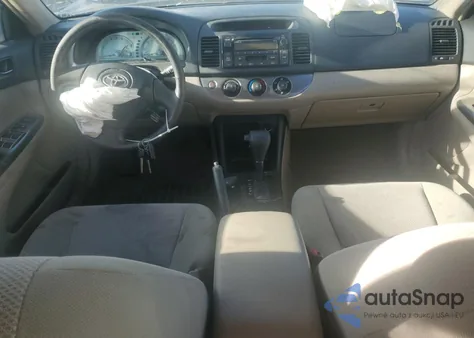 2003 Toyota Camry Le z USA, uszkodzony, nr VIN 4T1BE32KX3U660596